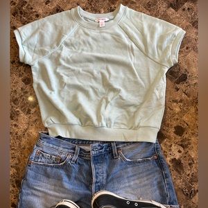 Super cute short sleeve sweatshirt
